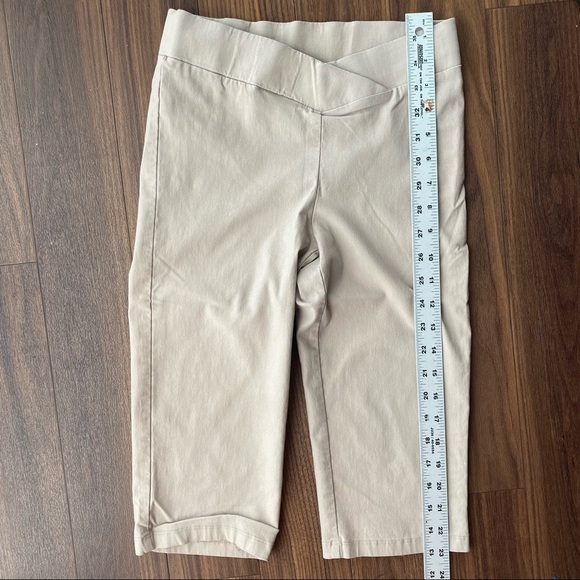 Avenue ultra stretchy khaki tan capri pants vintage - Picture 1 of 6